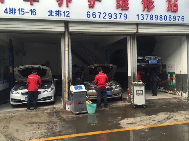 汽車排氣管滴水是怎么回事呢？