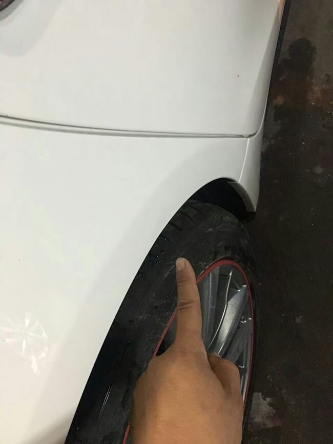 汽車的風(fēng)擋玻璃怎么保養(yǎng)？
