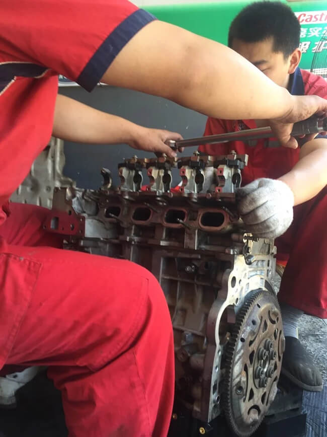 汽車玻璃水噴出來沒勁是怎么回事？